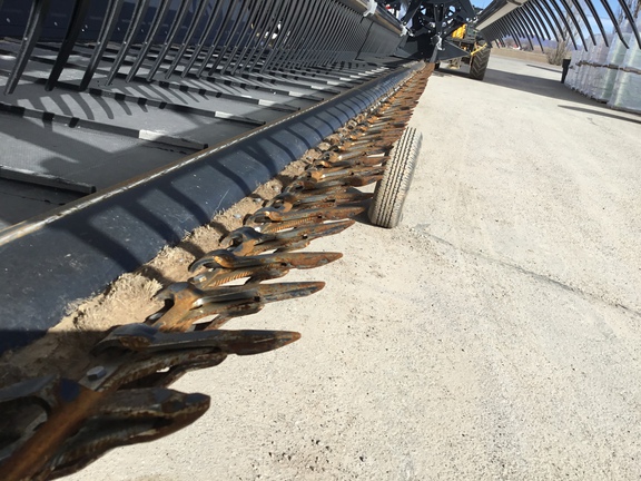 2023 Honey Bee GB36 Header Combine