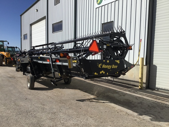 2023 Honey Bee GB36 Header Combine