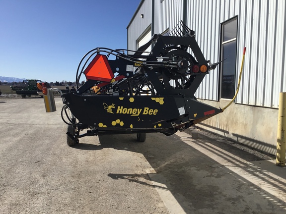 2023 Honey Bee GB36 Header Combine