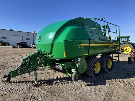 2019 John Deere L341 Baler/Big Square
