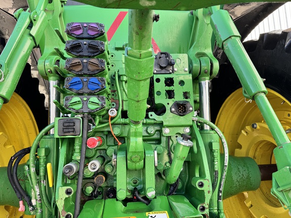 2019 John Deere 7230R Tractor