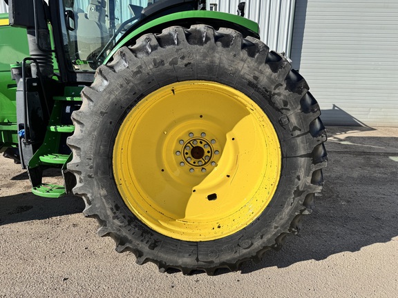 2019 John Deere 7230R Tractor