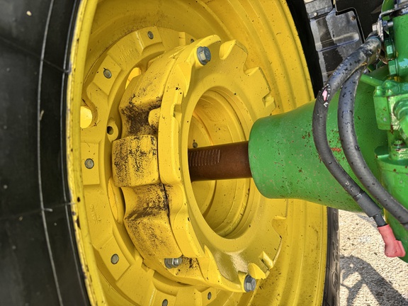 2019 John Deere 7230R Tractor