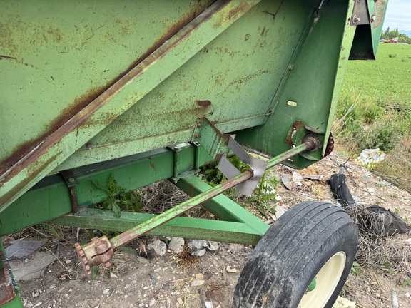 1990 John Deere 643 Header Corn Head