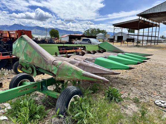 1990 John Deere 643 Header Corn Head