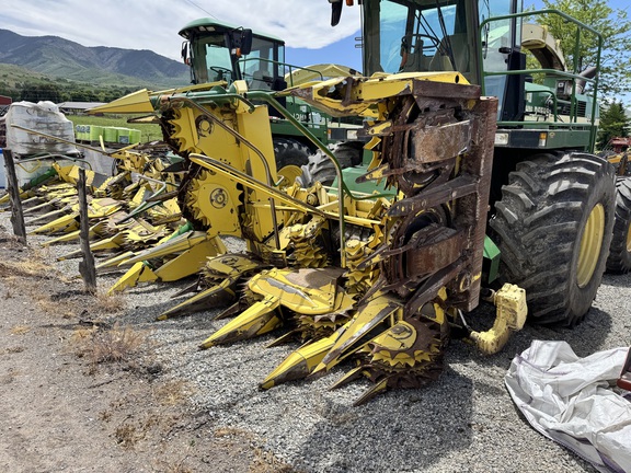 John Deere 688 Header Forage