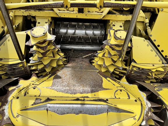 John Deere 688 Header Forage
