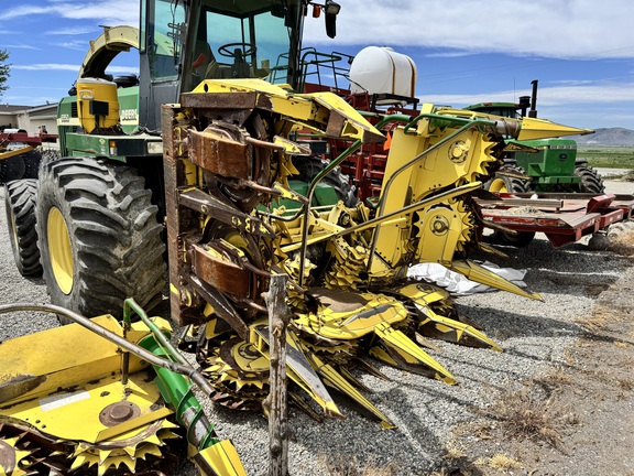 John Deere 688 Header Forage