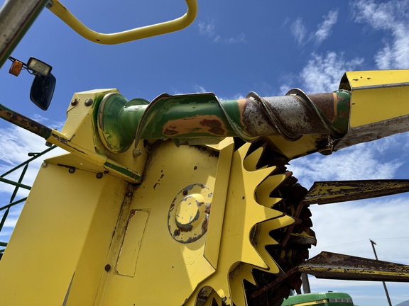 John Deere 688 Header Forage