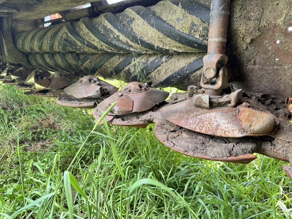 2013 New Holland H7450 Mower Conditioner