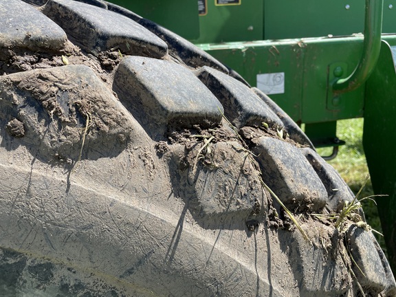 2004 John Deere 4895 Windrower