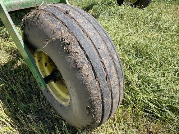 2004 John Deere 4895 Windrower