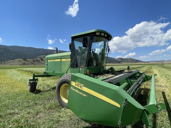 2004 John Deere 4895 Windrower