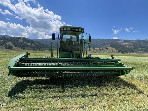2004 John Deere 4895 Windrower