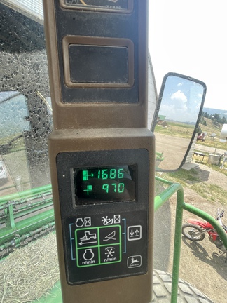 2004 John Deere 4895 Windrower