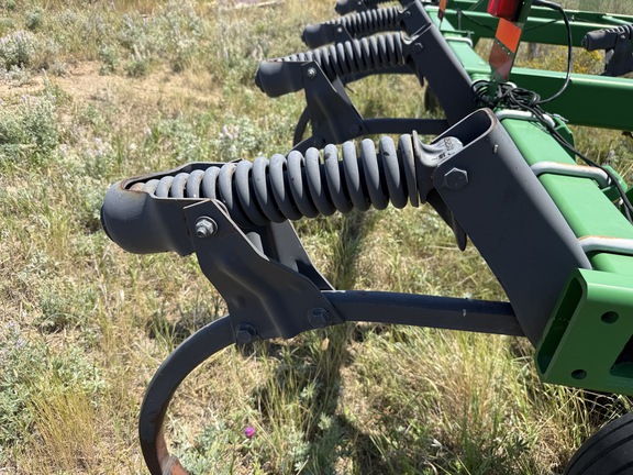 2011 John Deere 2410 Chisel Plow