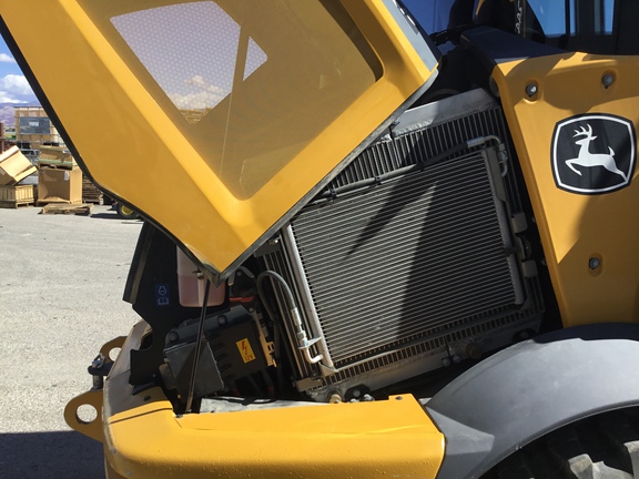 2023 John Deere 244 P Compact Utility Loader