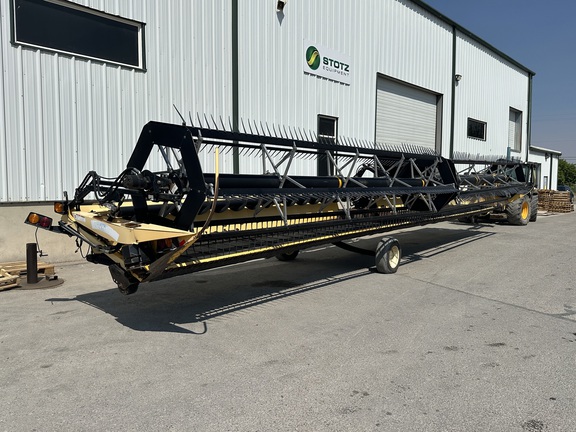 2009 New Holland 94C-42 Header Combine