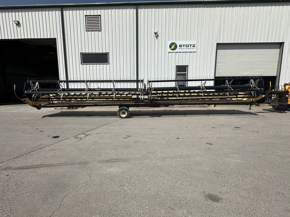 2009 New Holland 94C-42 Header Combine