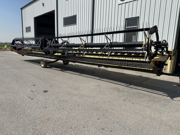 2009 New Holland 94C-42 Header Combine