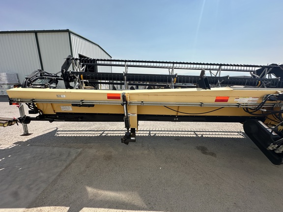 2009 New Holland 94C-42 Header Combine