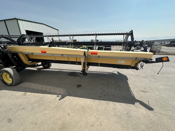 2009 New Holland 94C-42 Header Combine