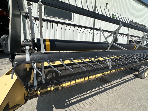 2009 New Holland 94C-42 Header Combine