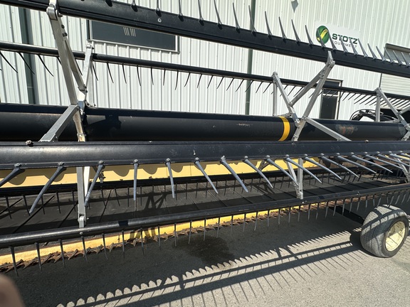 2009 New Holland 94C-42 Header Combine