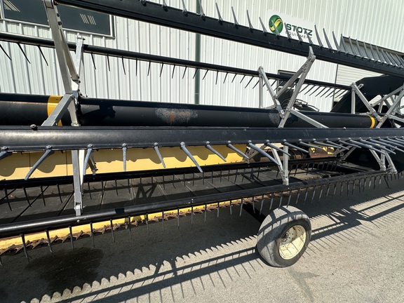 2009 New Holland 94C-42 Header Combine