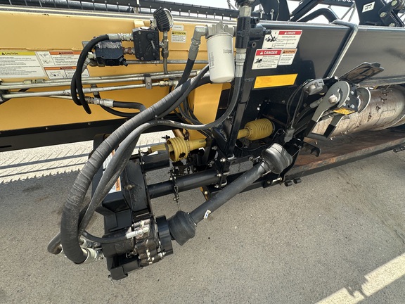 2009 New Holland 94C-42 Header Combine