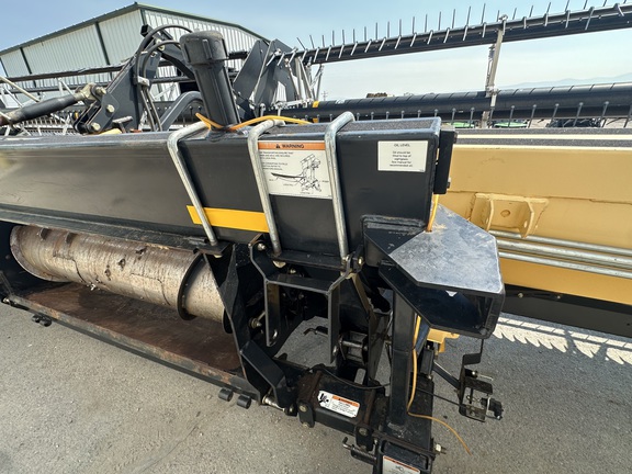 2009 New Holland 94C-42 Header Combine