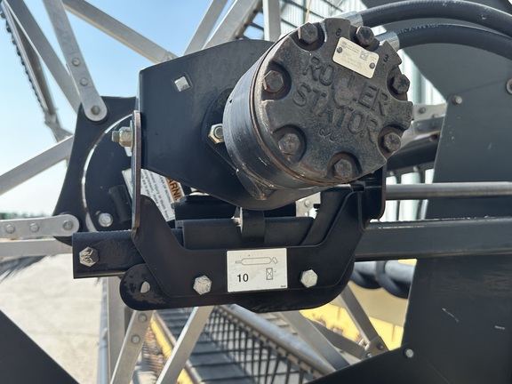 2009 New Holland 94C-42 Header Combine