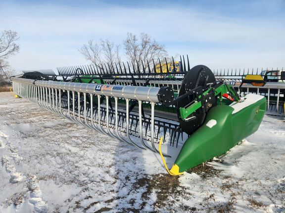 2023 John Deere RD40F Header Combine