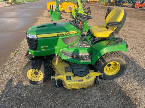 2015 John Deere X738 Garden Tractor