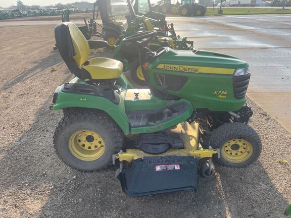 2015 John Deere X738 Garden Tractor