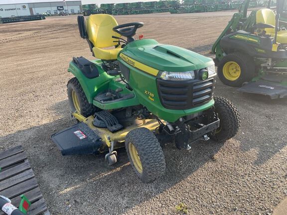 2015 John Deere X738 Garden Tractor