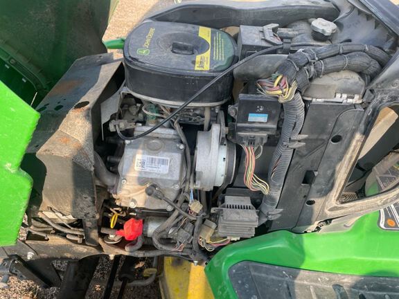 2015 John Deere X738 Garden Tractor