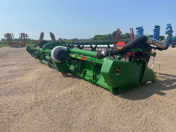 2023 John Deere RD40F Header Combine