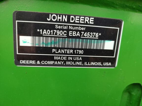 2012 John Deere 1790 Planter