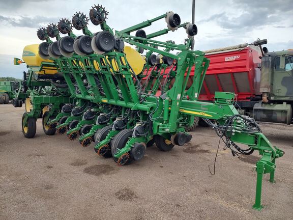 2012 John Deere 1790 Planter