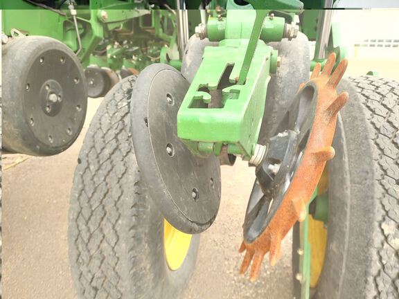 2012 John Deere 1790 Planter