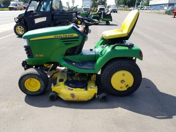 2009 John Deere X720 Garden Tractor