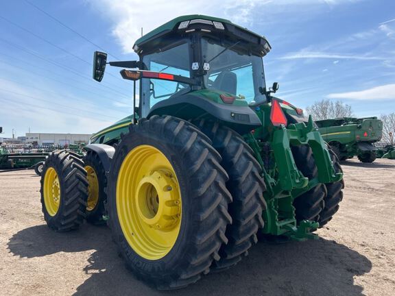 2022 John Deere 8R 370 Tractor