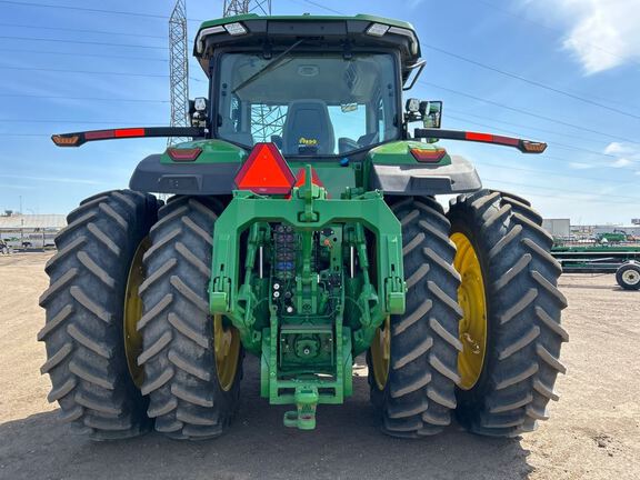 2022 John Deere 8R 370 Tractor