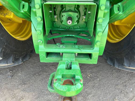 2022 John Deere 8R 370 Tractor