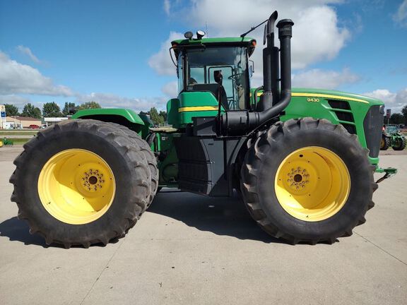 2011 John Deere 9430 Tractor 4WD