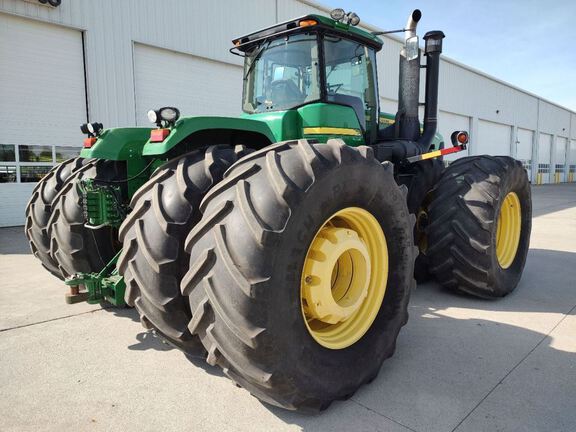 2009 John Deere 9530 Tractor 4WD