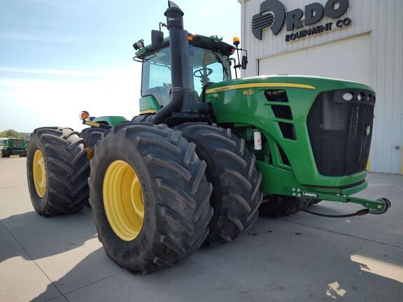 2009 John Deere 9530 Tractor 4WD