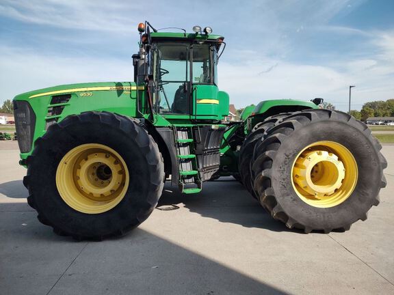 2009 John Deere 9530 Tractor 4WD