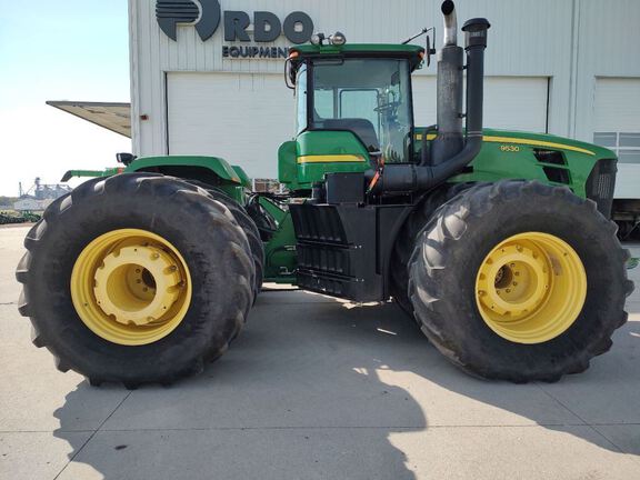 2009 John Deere 9530 Tractor 4WD